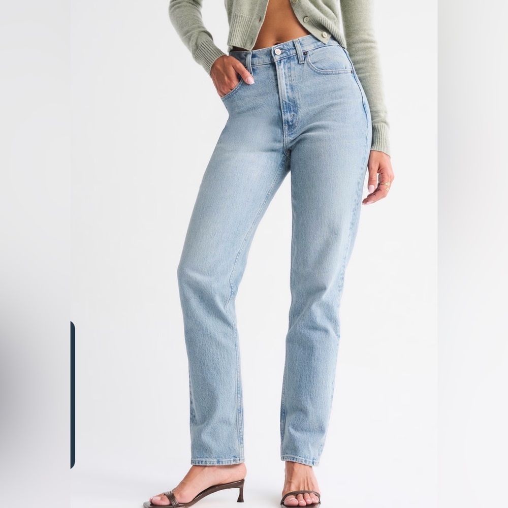 Abercrombie & Fitch Curve Love 90’s Straight Ultra High Rise - 30 SHORT